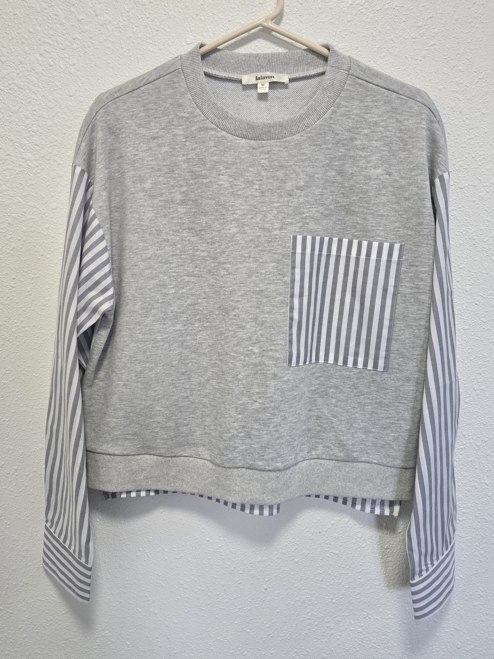 Lalavon Gray Striped-Sleeve Crewneck Fashion Sweater Size Medium Women